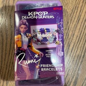 KPop Demon Hunters Friendship Bracelet Kit - Rumi